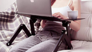 giá đỡ laptop trên giường